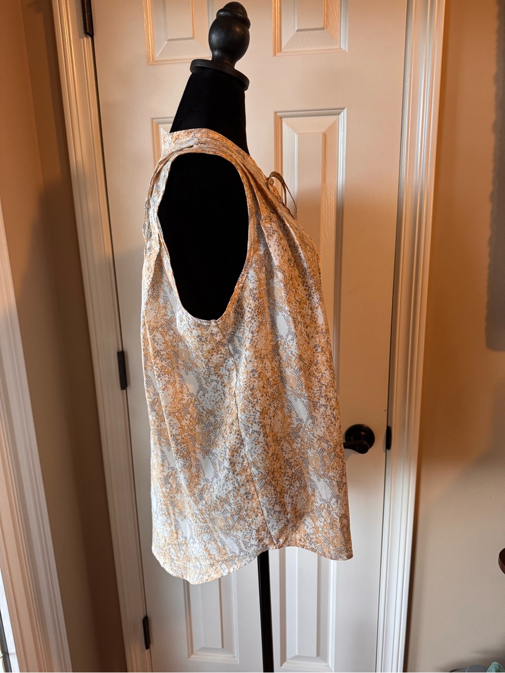 Daniel Rainn Sleeveless Tie-Neck Button Down Blouse - White, Yellow & Gray -Lg - Picture 5 of 9